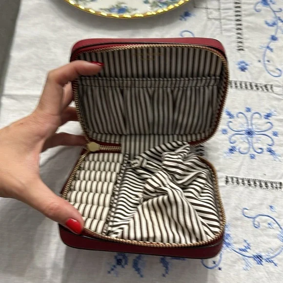 Henri Bendel Travel Jewelry Case - Picture 2 of 4